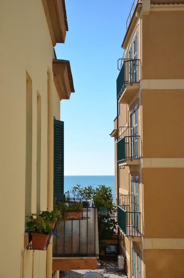 Holidayhouse Ostia - Maestrale Экстерьер фото